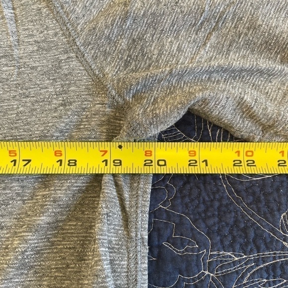 PUMA Classic Tee Grey Size Medium - Picture 4 of 6